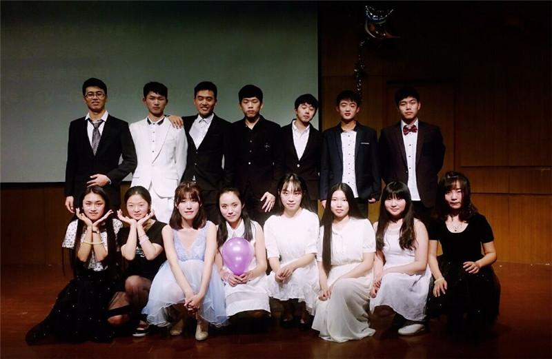 yl23455永利举行2016年女生节舞会